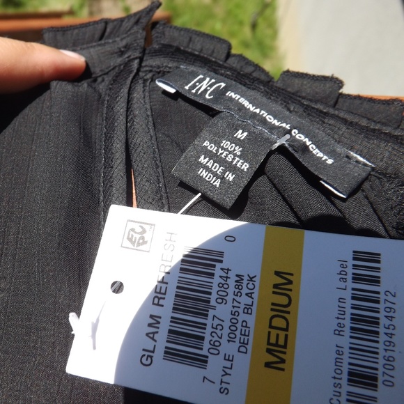 NWT black cold shoulder top with shooting stars - Picture 5 of 7